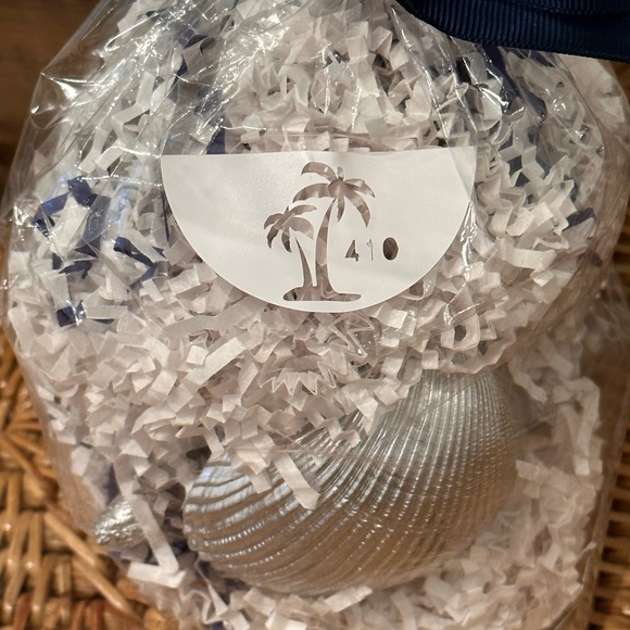 Silver Coated Large Seashells Set of 3 🎁Wrapped & Gives Back🎗️ - Picture 5 of 7